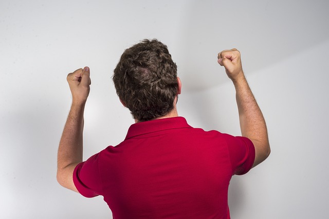 展现了他过 展现了他过